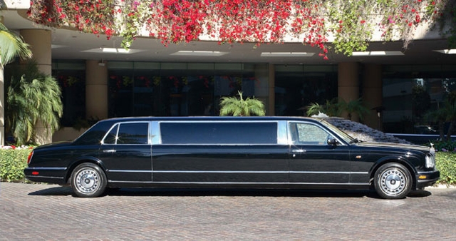 rolls royce limo Specific dates like those for proms and other local events